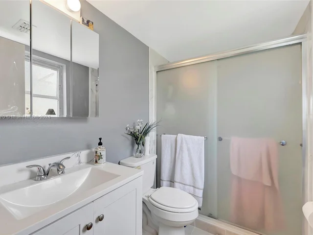 7405 W Atlantic Blvd # 201, Margate FL 33063