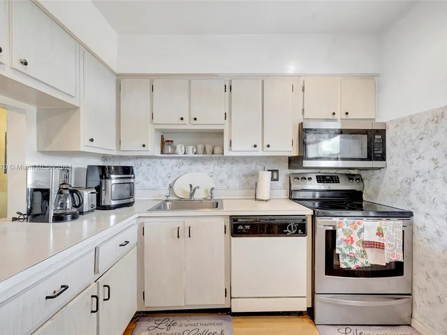 7405 W Atlantic Blvd # 201, Margate FL 33063