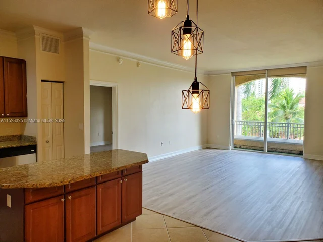 3001 NE 185th St # 333, Aventura FL 33180