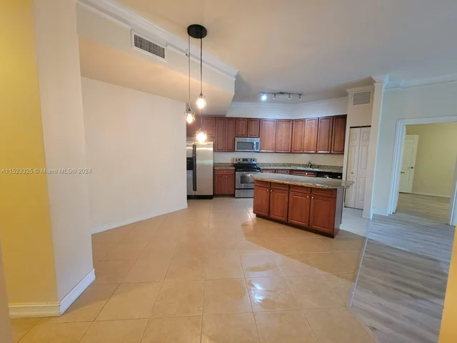 3001 NE 185th St # 333, Aventura FL 33180