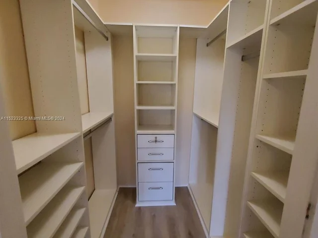 3001 NE 185th St # 333, Aventura FL 33180