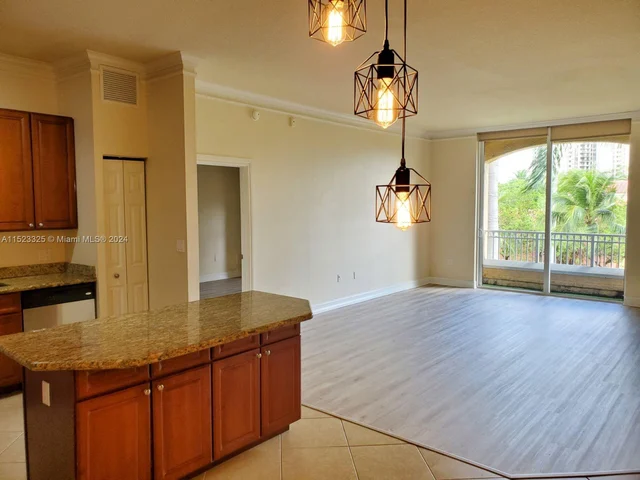 3001 NE 185th St # 333, Aventura FL 33180