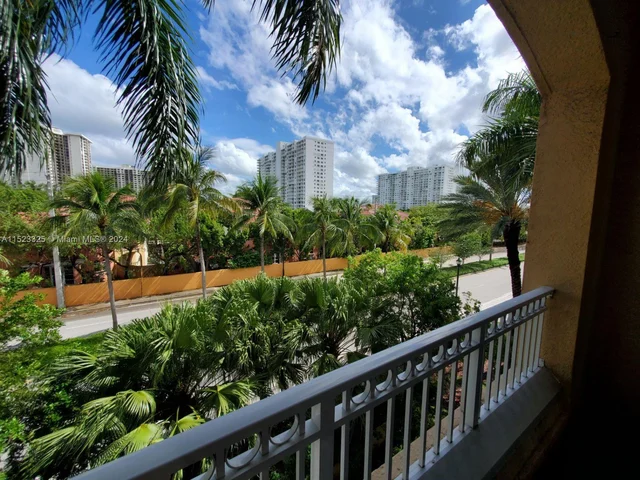 3001 NE 185th St # 333, Aventura FL 33180