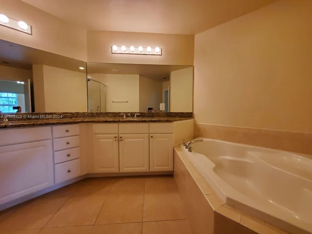 3001 NE 185th St # 333, Aventura FL 33180