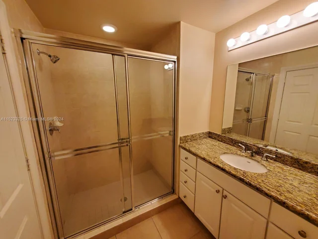 3001 NE 185th St # 333, Aventura FL 33180