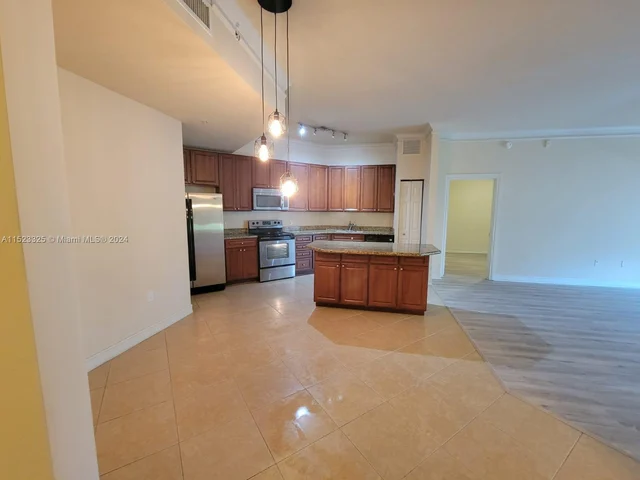 3001 NE 185th St # 333, Aventura FL 33180