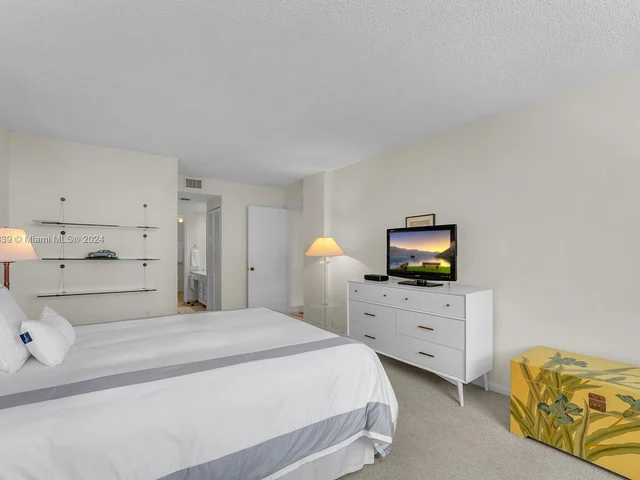 177 Ocean Lane Dr # 413, Key Biscayne FL 33149