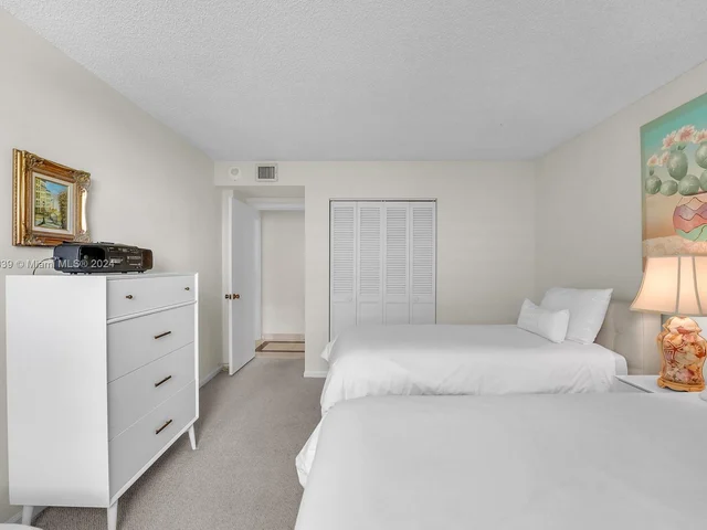 177 Ocean Lane Dr # 413, Key Biscayne FL 33149