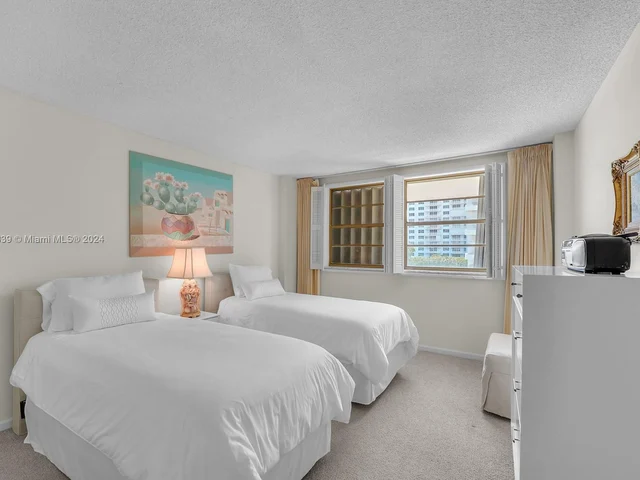 177 Ocean Lane Dr # 413, Key Biscayne FL 33149