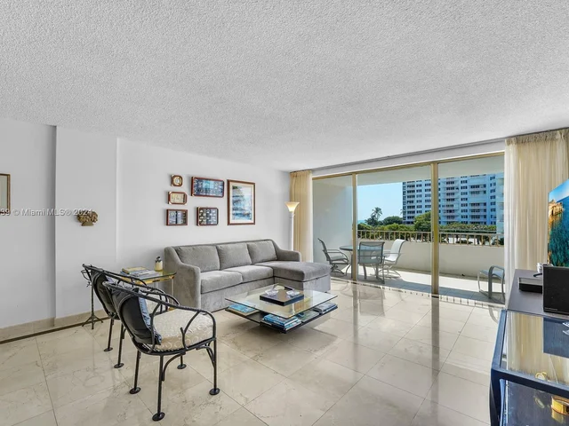 177 Ocean Lane Dr # 413, Key Biscayne FL 33149