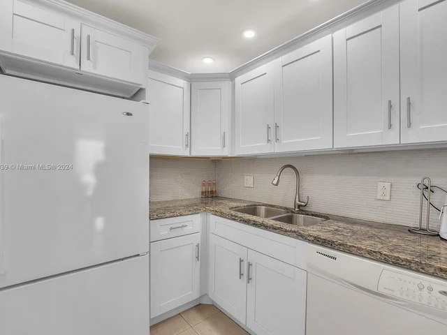 177 Ocean Lane Dr # 413, Key Biscayne FL 33149