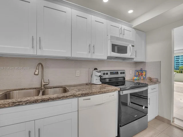 177 Ocean Lane Dr # 413, Key Biscayne FL 33149