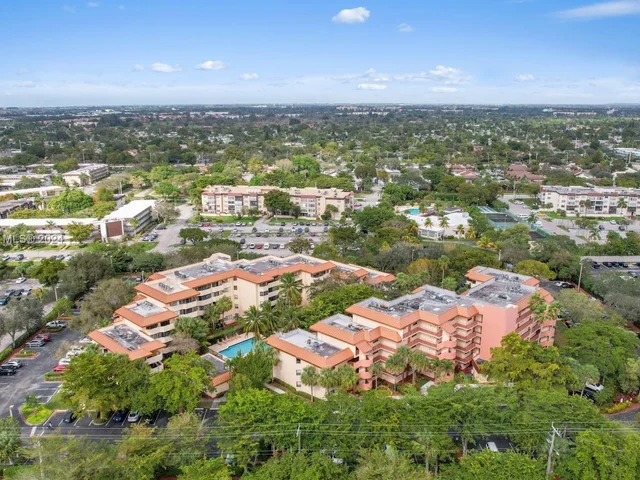 7401 NW 16th St # 308, Plantation FL 33313