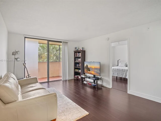 7401 NW 16th St # 308, Plantation FL 33313