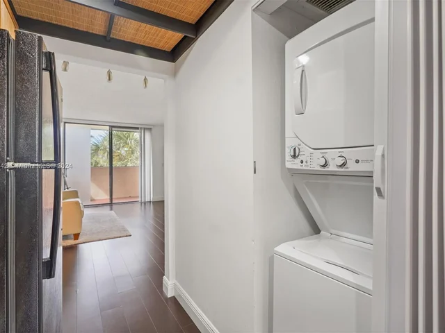 7401 NW 16th St # 308, Plantation FL 33313