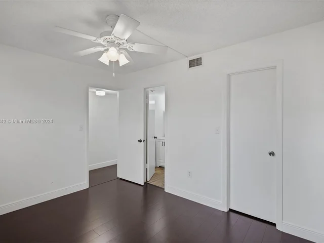 7401 NW 16th St # 308, Plantation FL 33313