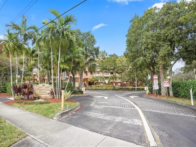 7401 NW 16th St # 308, Plantation FL 33313