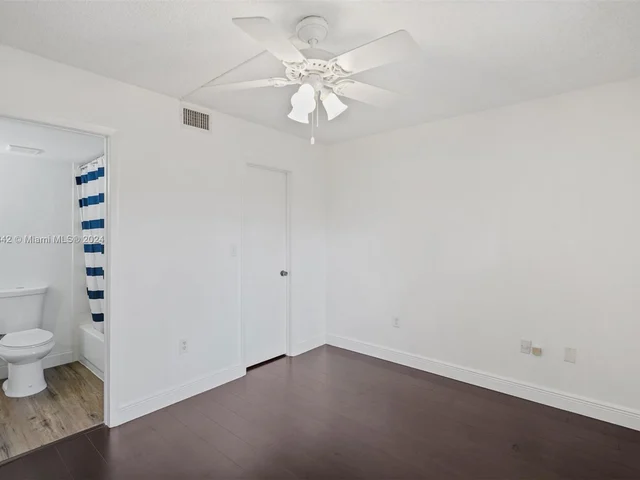 7401 NW 16th St # 308, Plantation FL 33313