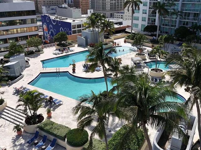 244 Biscayne Blvd # 446, Miami FL 33132