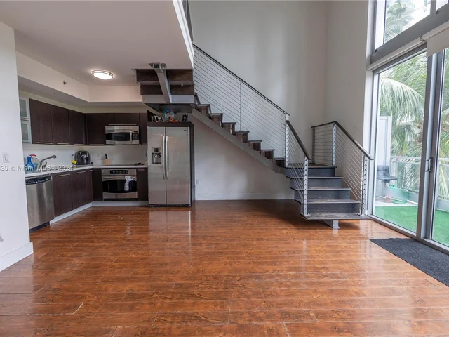 90 SW 3rd St, Miami FL 33130