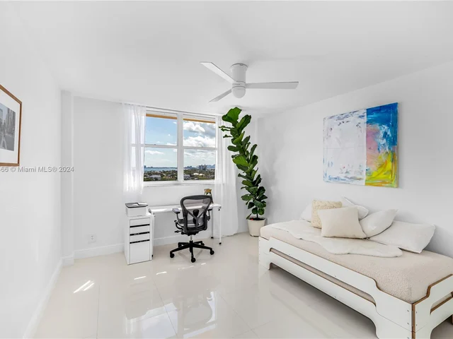 2450 NE 135th St # 1009, North Miami FL 33181