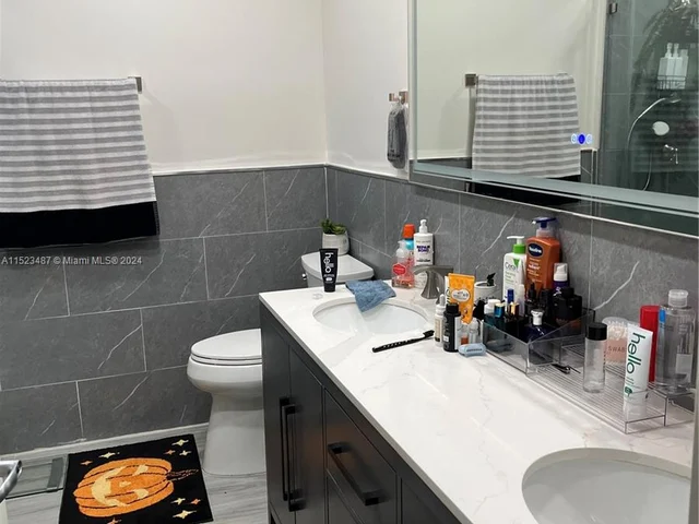 1791 NE Miami Gardens Dr # E202, Miami FL 33179