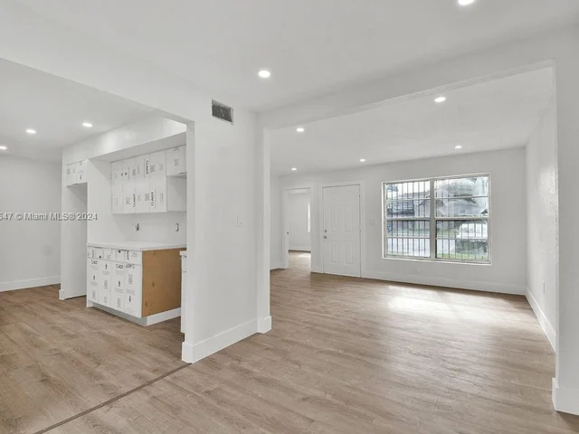 21130 NW 39th Ave, Miami Gardens FL 33055