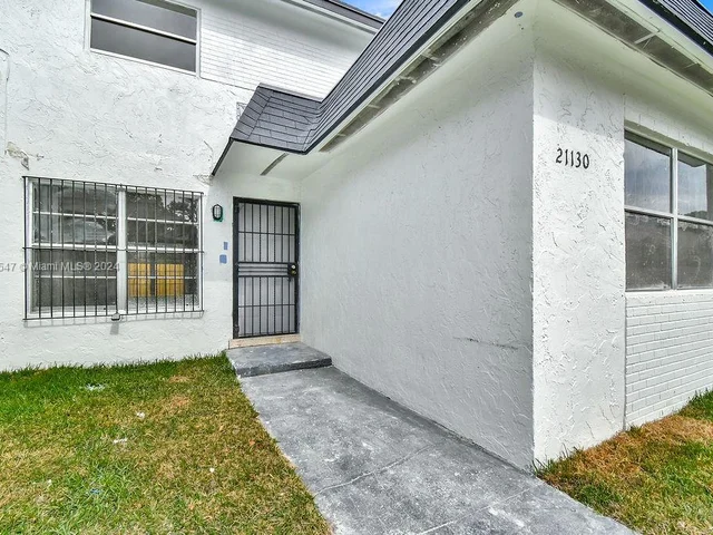 21130 NW 39th Ave, Miami Gardens FL 33055