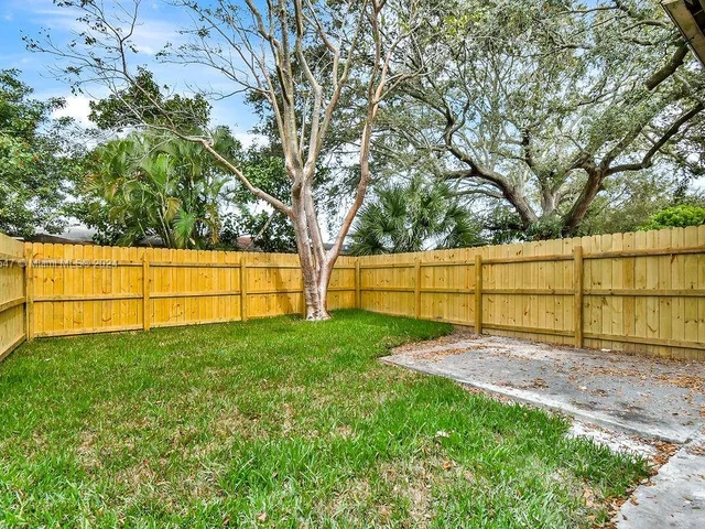 21130 NW 39th Ave, Miami Gardens FL 33055