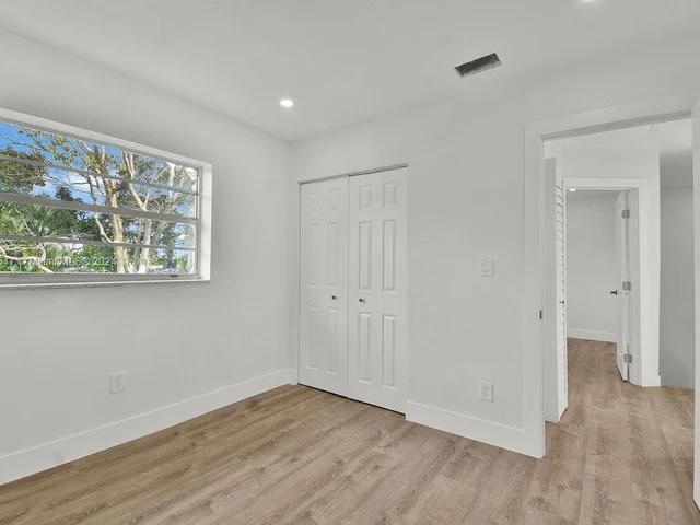 21130 NW 39th Ave, Miami Gardens FL 33055