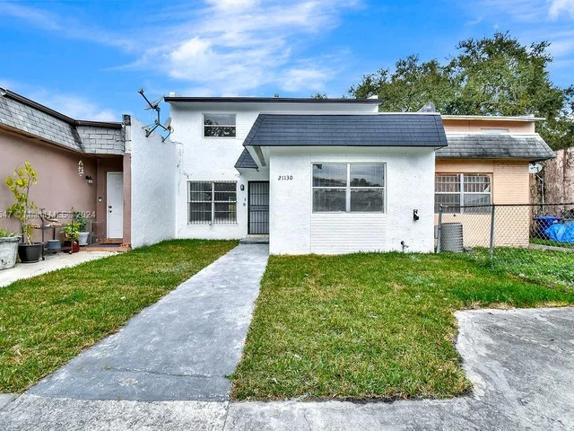 21130 NW 39th Ave, Miami Gardens FL 33055