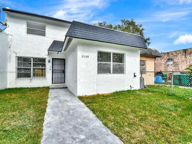 21130 NW 39th Ave, Miami Gardens FL 33055