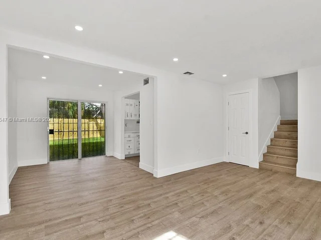 21130 NW 39th Ave, Miami Gardens FL 33055