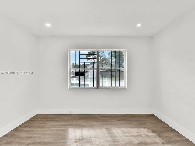 21130 NW 39th Ave, Miami Gardens FL 33055