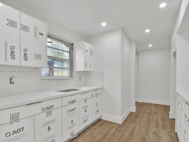 21130 NW 39th Ave, Miami Gardens FL 33055