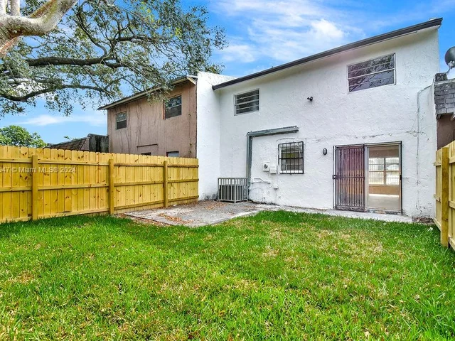 21130 NW 39th Ave, Miami Gardens FL 33055