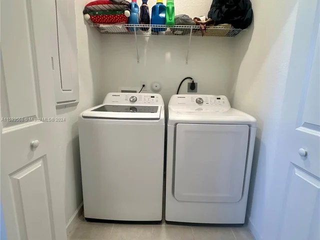 2604 SE 11th Ct, Homestead FL 33035