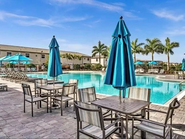 2604 SE 11th Ct, Homestead FL 33035