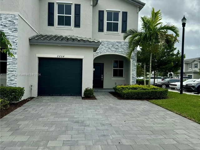 2604 SE 11th Ct, Homestead FL 33035