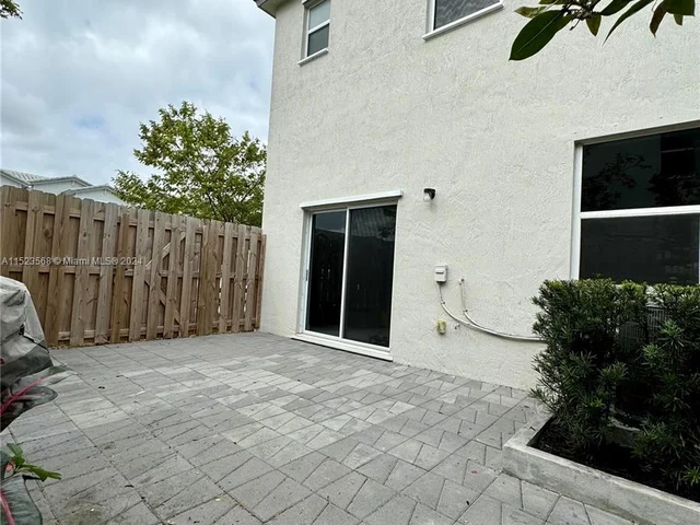 2604 SE 11th Ct, Homestead FL 33035