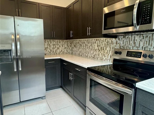 2604 SE 11th Ct, Homestead FL 33035