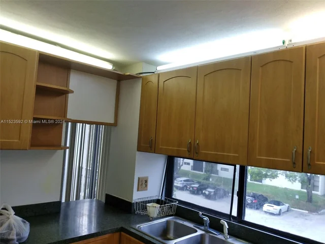 16909 N Bay Rd # 310, Sunny Isles Beach FL 33160