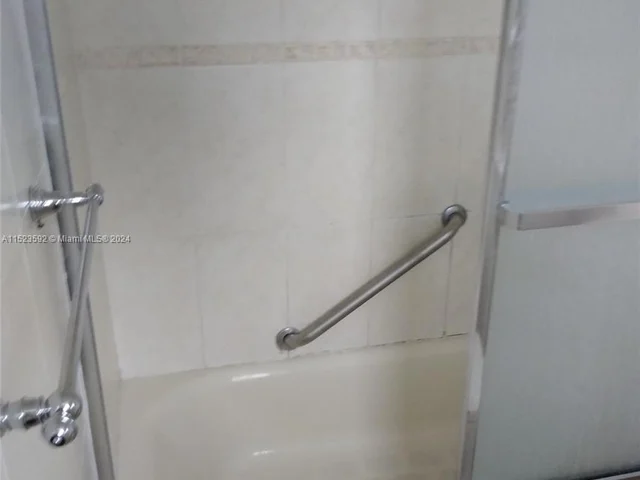 16909 N Bay Rd # 310, Sunny Isles Beach FL 33160