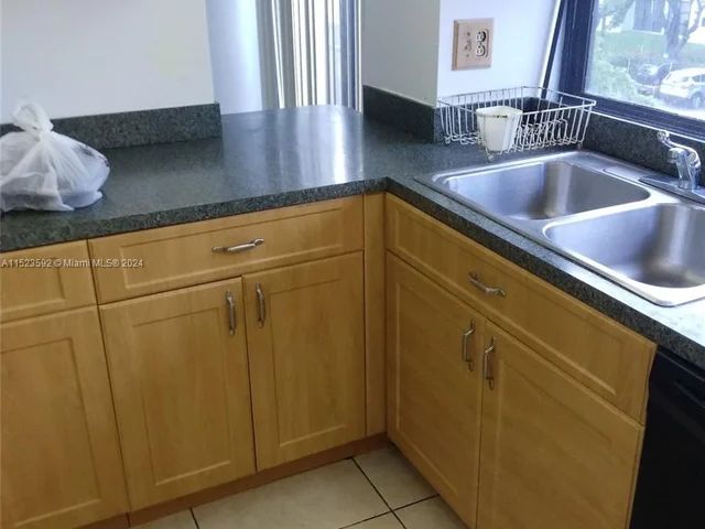 16909 N Bay Rd # 310, Sunny Isles Beach FL 33160