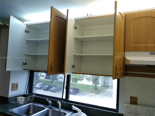 16909 N Bay Rd # 310, Sunny Isles Beach FL 33160