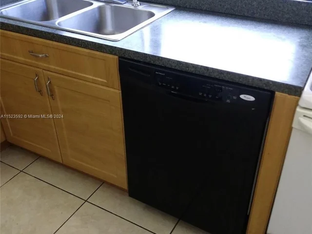 16909 N Bay Rd # 310, Sunny Isles Beach FL 33160