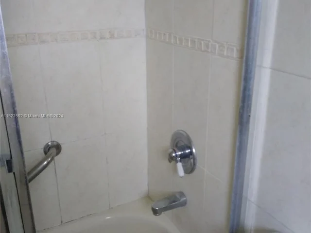 16909 N Bay Rd # 310, Sunny Isles Beach FL 33160