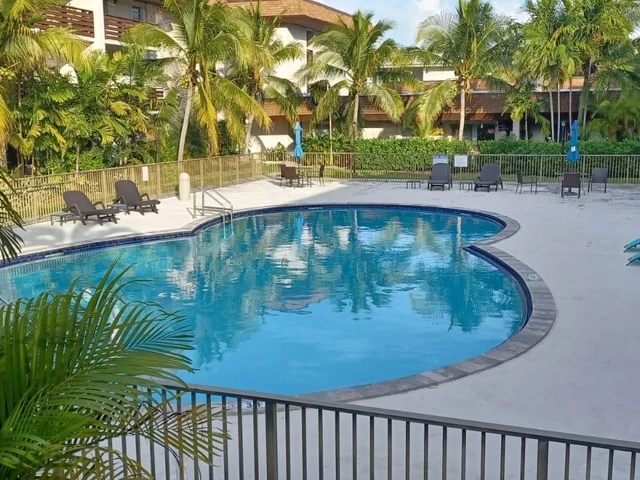 7473 SW 82nd St # A112, Miami FL 33143