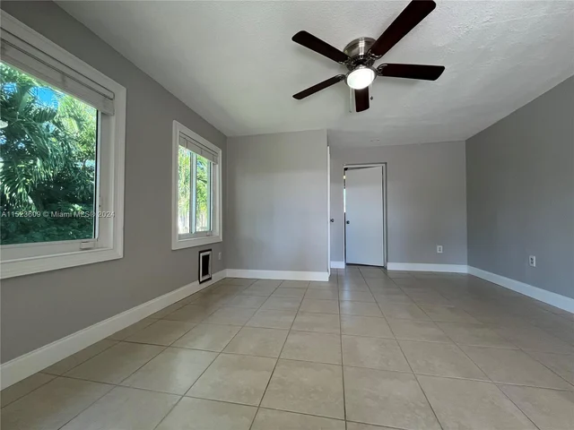 4973 SW 91st Ter, Cooper City FL 33328