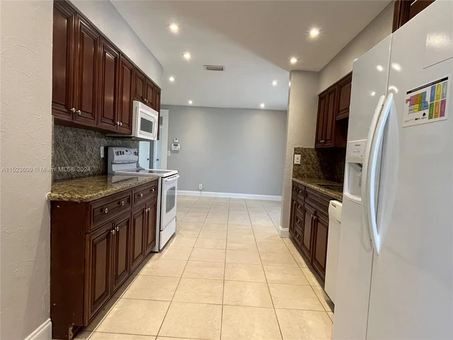 4973 SW 91st Ter, Cooper City FL 33328